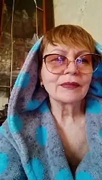 SophieBurns online show from April 5, 10:01 am