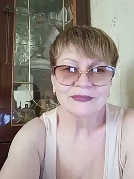 Snapshot of SophieBurns chatting on May 27, 10:45 am SophieBurns online show from May 27, 10:45 am