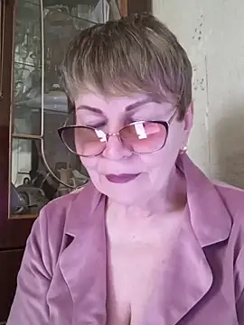 Snapshot of SophieBurns chatting on May 29, 9:40 am SophieBurns online show from May 29, 9:40 am