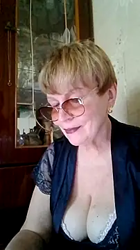 Snapshot of SophieBurns chatting on June 26, 10:41 am SophieBurns online show from June 26, 10:41 am