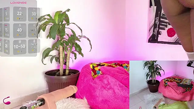 Snapshot of AnnieWestley chatting on February 19, 4:47 pm AnnieWestley online show from February 19, 4:47 pm