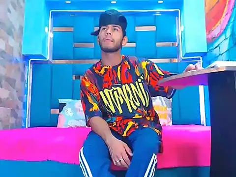 warmNoah online show from March 11, 7:42 pm