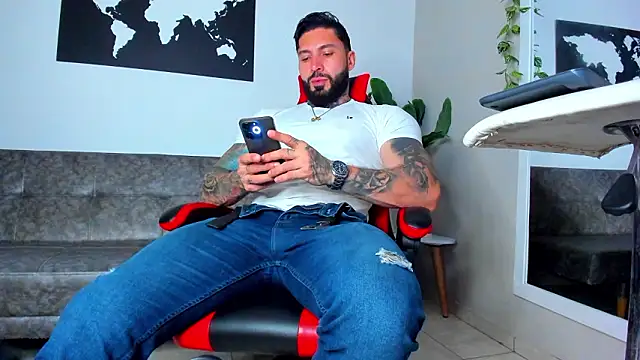 Alessrose online show from February 19, 7:54 pm