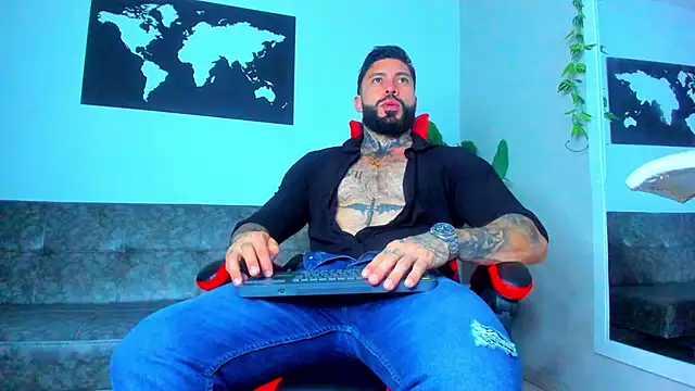 Alessrose online show from February 26, 7:35 pm