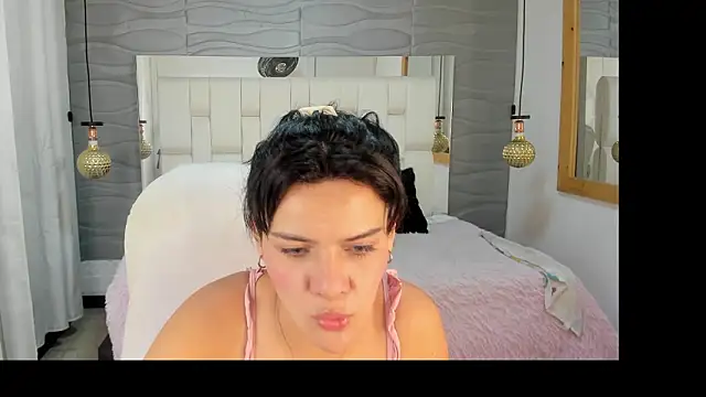 Snapshot of Thaliaa_Lopez chatting on March 28, 9:31 am Thaliaa Lopez online show from March 28, 9:31 am