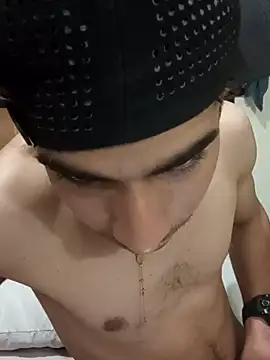 Snapshot of baby_22cm chatting on February 10, 3:43 am baby 22cm online show from February 10, 3:43 am