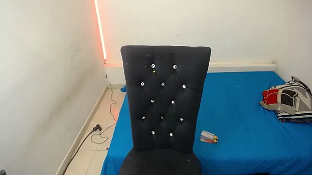 Snapshot of Naomy_Reiden chatting on February 12, 6:25 pm Naomy Reiden online show from February 12, 6:25 pm