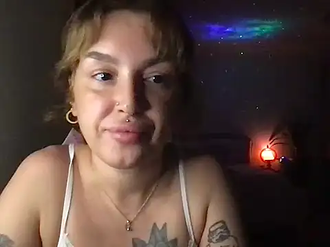 Snapshot of dyllala chatting on July 10, 6:43 pm dyllala online show from July 10, 6:43 pm