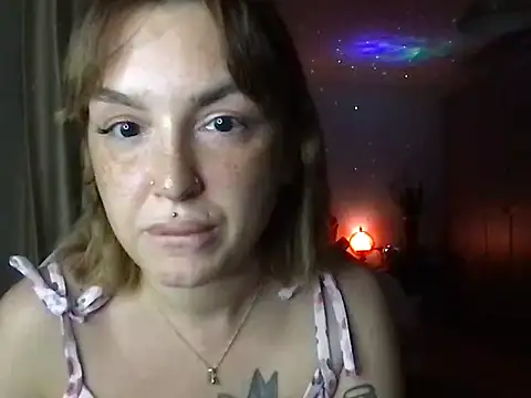 Snapshot of dyllala chatting on July 11, 7:49 pm dyllala online show from July 11, 7:49 pm