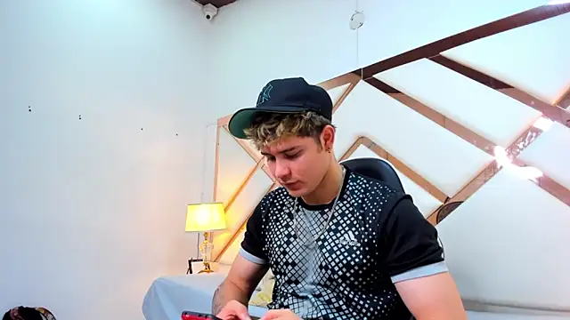 rayan linxx online show from April 9, 7:41 pm