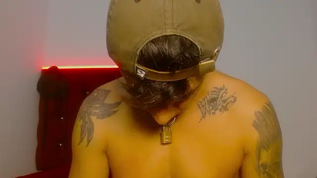 Snapshot of SkinnyDevil12 chatting on March 2, 4:14 am SkinnyDevil12 online show from March 2, 4:14 am