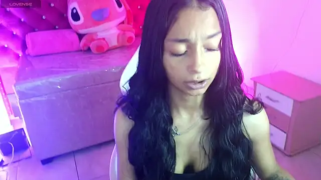 Snapshot of aylannyy_m chatting on May 16, 12:18 am aylannyy m online show from May 16, 12:18 am