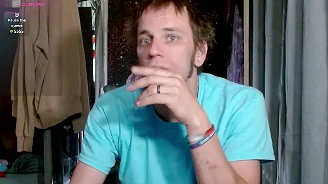 Snapshot of cguffey2284 chatting on June 6, 2:00 pm cguffey2284 online show from June 6, 2:00 pm