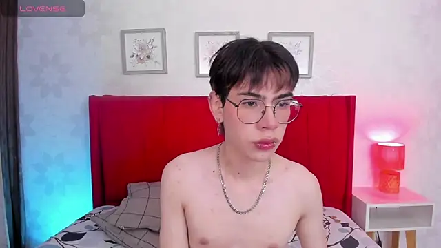 Demian Hush online show from March 14, 3:23 am