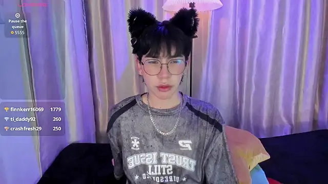 Demian Hush online show from April 11, 3:11 am