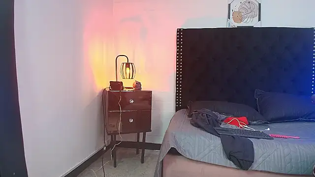 Snapshot of Axell_Kussh chatting on February 20, 12:05 pm Axell Kussh online show from February 20, 12:05 pm