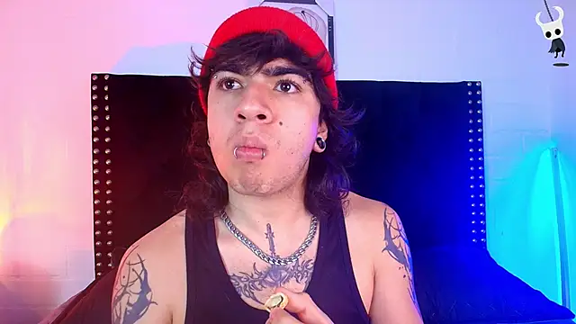 Snapshot of Axell_Kussh chatting on February 24, 11:19 am Axell Kussh online show from February 24, 11:19 am