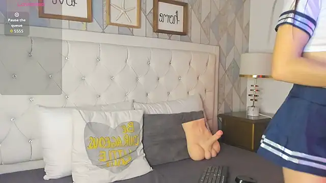 luna forever7 online show from April 6, 7:48 pm