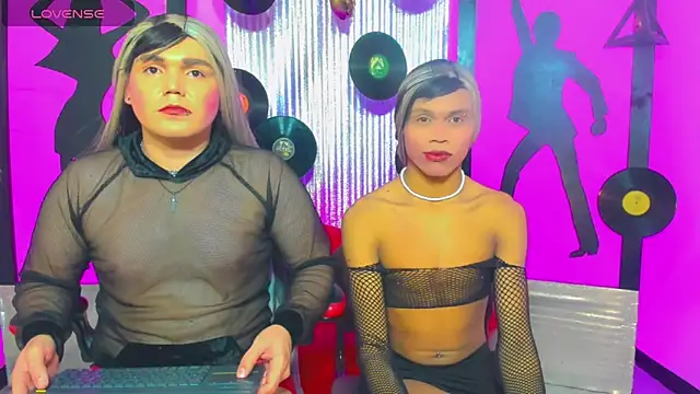 Snapshot of Cristal_and_noha chatting on February 26, 3:38 am Cristal and noha online show from February 26, 3:38 am