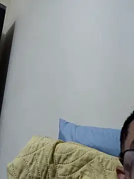 Snapshot of MOREN044 chatting on March 13, 2:07 am MOREN044 online show from March 13, 2:07 am