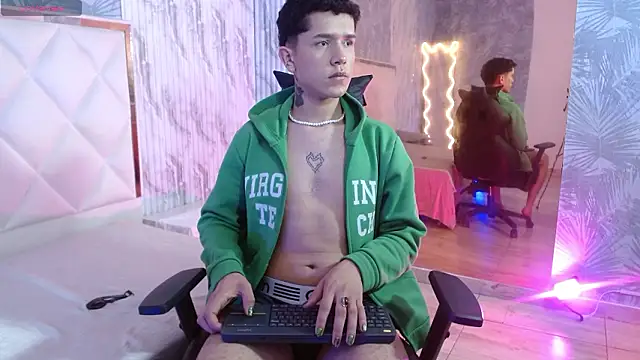 estefan tay online show from February 9, 7:18 pm