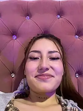 Snapshot of Lis_peach chatting on March 2, 4:47 am Lis peach online show from March 2, 4:47 am