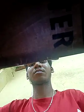 Snapshot of suroj859 chatting on February 6, 6:51 am suroj859 online show from February 6, 6:51 am