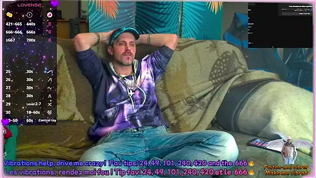 Snapshot of SwatRocShy chatting on February 24, 7:06 am SwatRocShy online show from February 24, 7:06 am