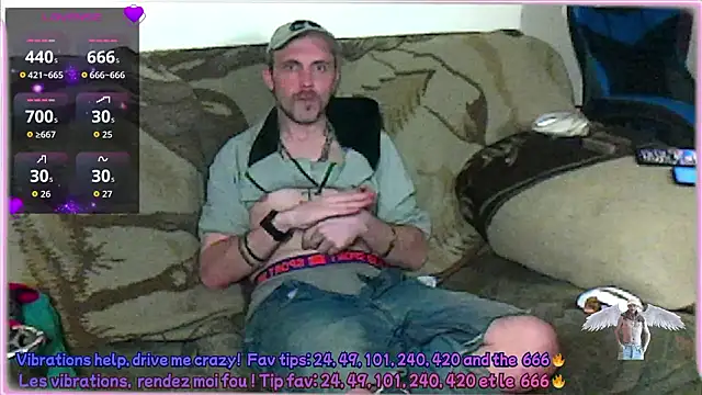 Snapshot of SwatRocShy chatting on March 19, 7:12 am SwatRocShy online show from March 19, 7:12 am