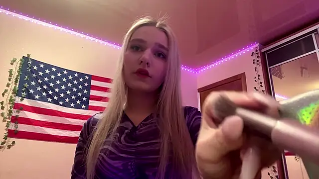 MiaBerlateen online show from February 26, 6:29 pm