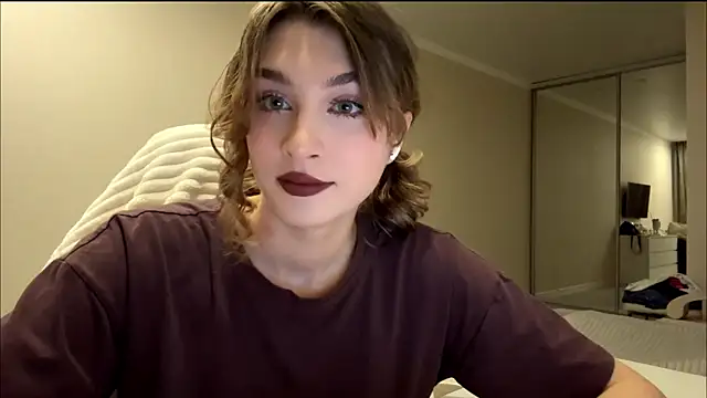 ElliKrovel online show from February 15, 2:03 pm