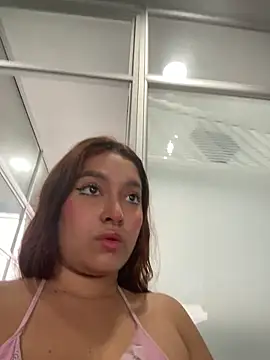 Snapshot of Emily_Harpeer chatting on February 6, 11:46 am Emily Harpeer online show from February 6, 11:46 am