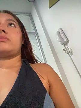 Snapshot of Emily_Harpeer chatting on March 2, 11:28 am Emily Harpeer online show from March 2, 11:28 am