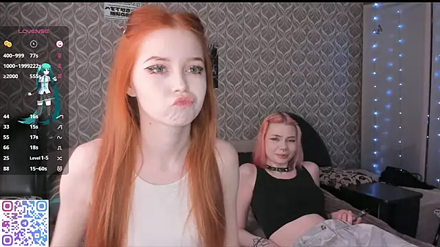 Snapshot of Veldenga chatting on April 12, 5:45 am Veldenga online show from April 12, 5:45 am