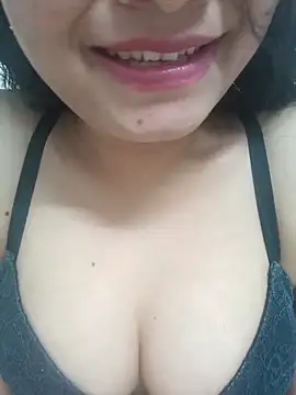 Snapshot of EliraMoon chatting on February 24, 6:50 pm EliraMoon online show from February 24, 6:50 pm