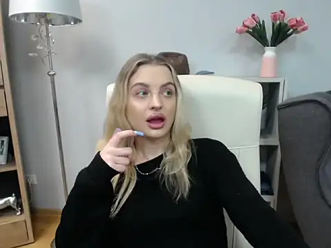 Snapshot of BlankaXCute chatting on February 12, 10:05 pm BlankaXCute online show from February 12, 10:05 pm