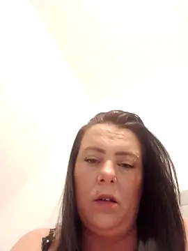 Snapshot of louisa36 chatting on April 24, 1:41 am louisa36 online show from April 24, 1:41 am