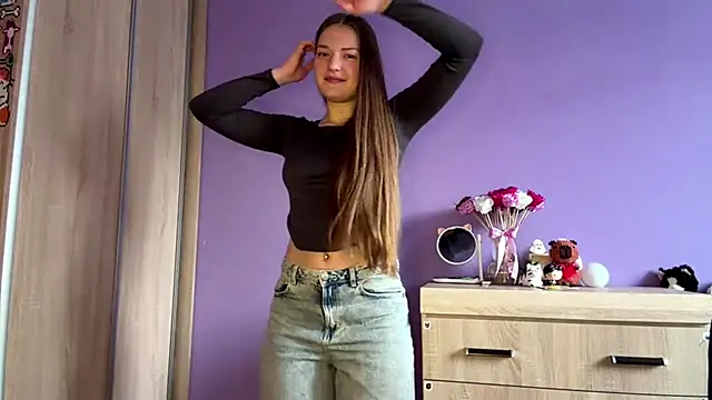 Snapshot of Milayouknow chatting on February 27, 6:13 am Milayouknow online show from February 27, 6:13 am