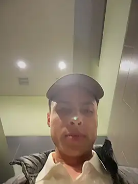 Snapshot of Eros_lee chatting on March 9, 2:04 am Eros lee online show from March 9, 2:04 am