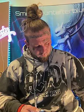 Snapshot of Smokebluntafterblunt chatting on February 16, 2:24 pm Smokebluntafterblunt online show from February 16, 2:24 pm