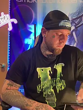 Snapshot of Smokebluntafterblunt chatting on February 21, 3:35 pm Smokebluntafterblunt online show from February 21, 3:35 pm