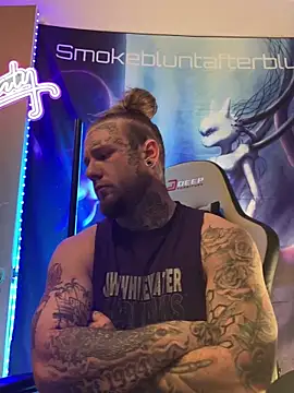 Smokebluntafterblunt online show from March 25, 7:03 am