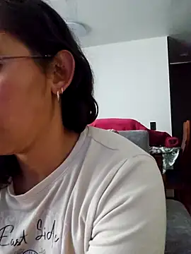 Snapshot of Camila_Lopez1 chatting on February 19, 7:32 pm Camila Lopez1 online show from February 19, 7:32 pm