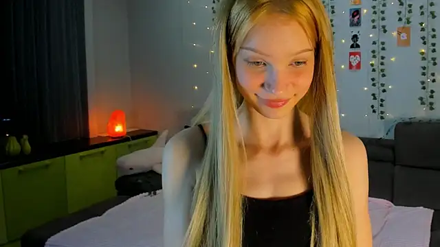 Kiracute18 online show from April 7, 4:18 pm