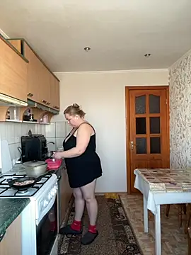 Snapshot of Mommy-girl-Lola chatting on February 10, 6:39 am Mommy-girl-Lola online show from February 10, 6:39 am