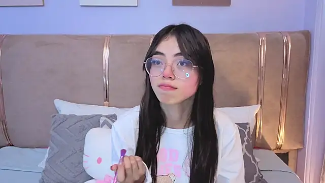 Mia Naive online show from July 18, 8:23 pm