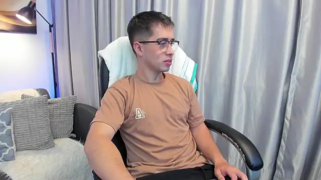 Tommas Jhonson online show from March 26, 3:34 am