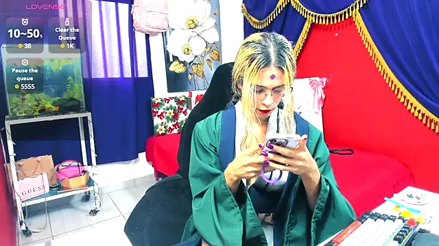 Snapshot of Angel_Dust420 chatting on February 15, 7:10 pm Angel Dust420 online show from February 15, 7:10 pm