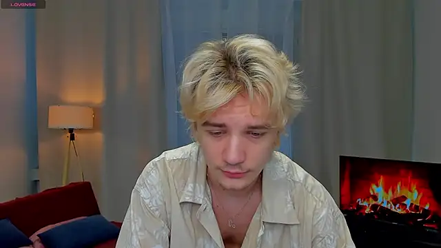 Snapshot of JameMiller chatting on February 18, 7:15 am JameMiller online show from February 18, 7:15 am