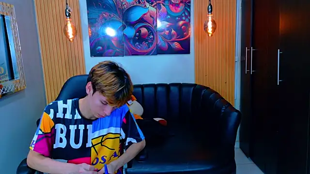 Liam Green1 online show from February 8, 6:33 pm